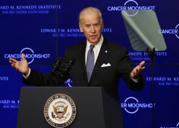 El ex vicepresidente estadounidense Joe Biden habla en el Instituto Edward M. Kennedy del Senado en Boston, el 18 de octubre de 2016. Foto: Elise Amendola / AP.