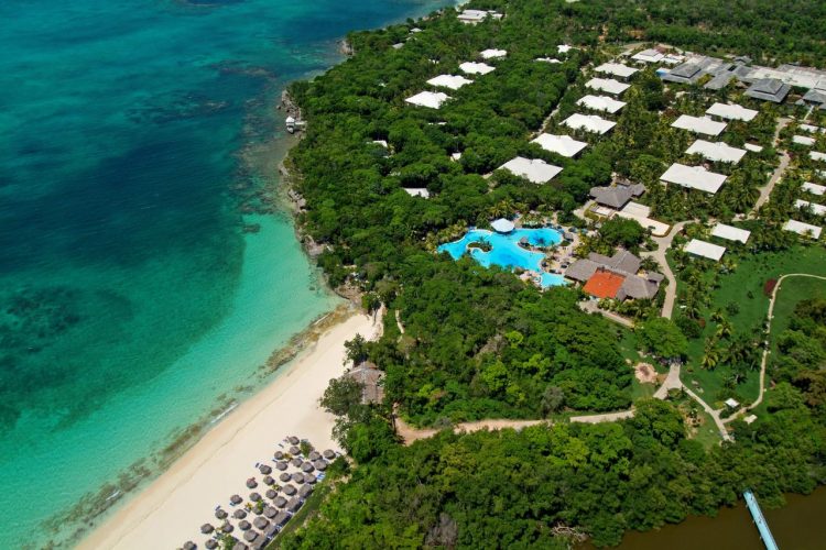 Paradisus Río de Oro All Inclusive Hotel está situado en la playa Esmeralda, a 5 km de Guardalavaca, Holguín. Foto: bthetravelbrand.com