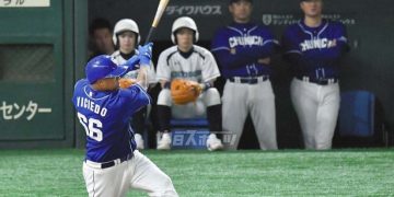 El cubano Dayán Viciedo, de los Dragones de Chunichi, equipo de la Liga Profesional de Béisbol de Japón. Foto: Pelota Cubana / Archivo.