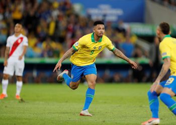 El jugador de Brasil Gabriel Jesús celebra un gol, durante el partido Brasil-Perú en la final de la Copa América de fútbol 2019, en el Estadio Maracaná de Rio de Janeiro, Brasil, el domingo 7 de julio de 2019. Foto: Fernando Maia / EFE.