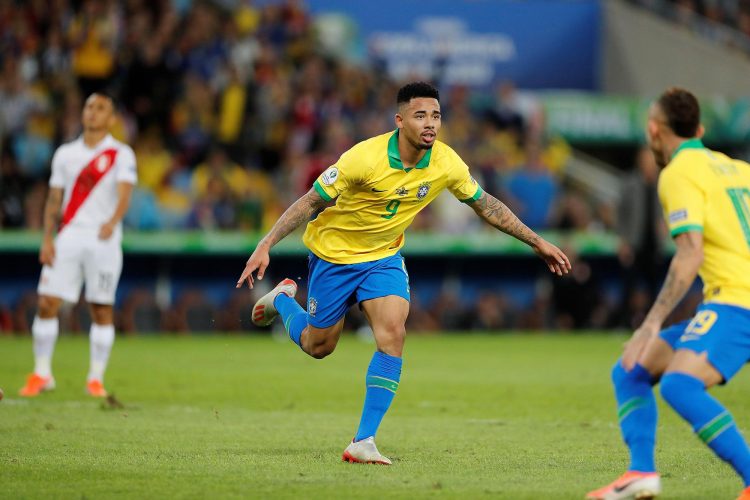 El jugador de Brasil Gabriel Jesús celebra un gol, durante el partido Brasil-Perú en la final de la Copa América de fútbol 2019, en el Estadio Maracaná de Rio de Janeiro, Brasil, el domingo 7 de julio de 2019. Foto: Fernando Maia / EFE.