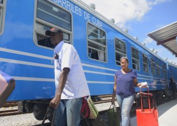 El nuevo tren cubano con coches comprados a China, a su llegada a Santiago de Cuba este fin de semana. Foto: ACN.