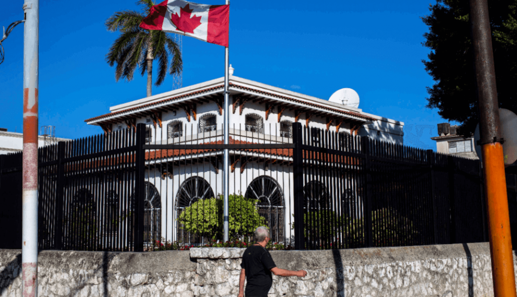 Embajada de Canadá en Cuba. Foto: AP/ Archivo.