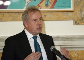 El embajador de Gran Bretaña en Estados Unidos, Kim Darroch, quien presentó su renuncia tras la filtración de sus opiniones sobre el gobierno de Donald Trump. Foto: Sait Serkan Gurbuz / AP / Archivo.