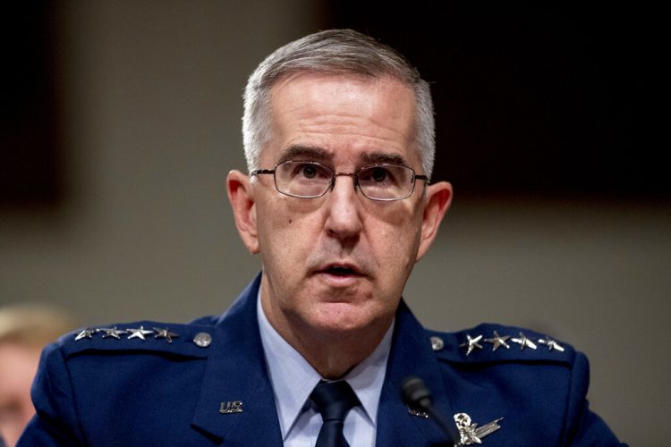 El general y comandante estratégico de Estados Unidos John Hyten declara ante el comité de Servicios Armados del Senado en el Capitolio, Washington, el 11 de abril de 2019. Foto: Andrew Harnik / AP.