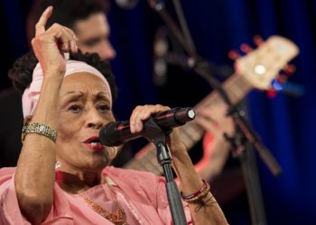 Omara Portuondo en el festival de Vitoria en el País Vasco, España. Foto: Gasteiz hoy / Archivo.