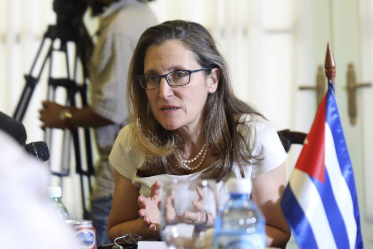 La canciller canadiense Chrystia Freeland durante el diálogo con su contraparte cubano en La Habana el 16 de mayo de 2019. Foto: Alexandre Meneghini/Pool foto vía AP.