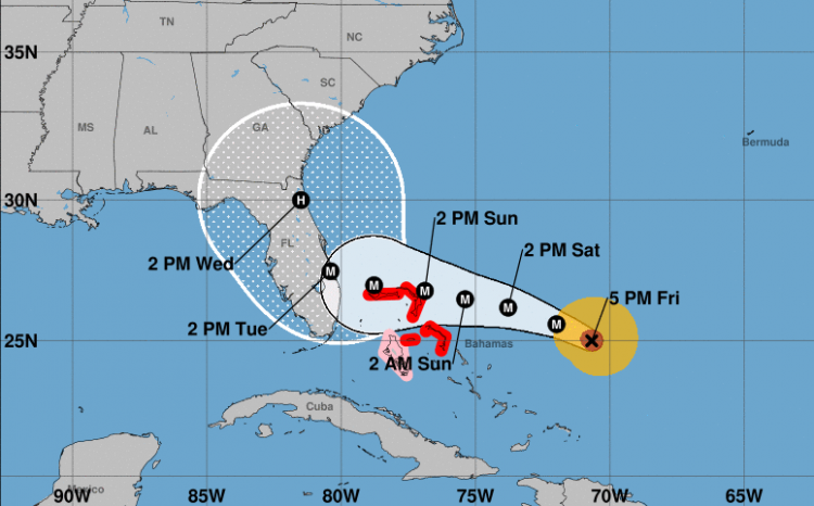 Proyección del cono de impacto de Dorian del Centro Nacional de Huracanes a las 5pm del viernes. Imagen: NHC/NOAA.