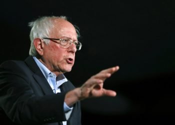 El senador Bernie Sanders, aspirante a la candidatura demócrata a la presidencia, habla durante el Foro de Servicio Público de la Federación Americana de Empleados Estatales, de Condados y Municipales en Las Vegas, el sábado 3 de agosto de 2019. Foto: Steve Marcus/Las Vegas Sun vía AP.