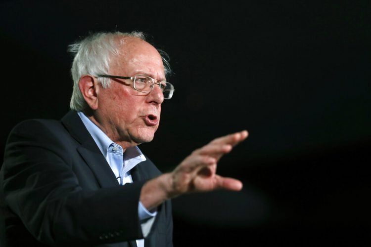 El senador Bernie Sanders, aspirante a la candidatura demócrata a la presidencia, habla durante el Foro de Servicio Público de la Federación Americana de Empleados Estatales, de Condados y Municipales en Las Vegas, el sábado 3 de agosto de 2019. Foto: Steve Marcus/Las Vegas Sun vía AP.