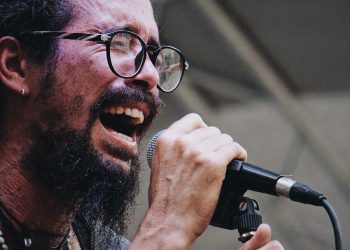 Los trovadores jóvenes del país defienden su obra contra viento y marea. En la foto Jorgito Kamankola. Foto: zaframedia.com