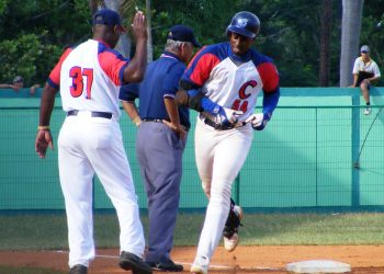 Cuando se fue de Cuba, a Leslie Anderson le faltaban ocho jonrones para los 200 en Series Nacionales; ahora tendrá la oportunidad de llegar a esa cifra. Foto: Raúl del Pino