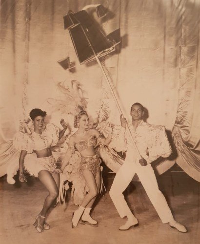 Marta y Alexander con la patinadora noruega Sonja Henie. Ca. 1952