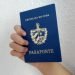 Pasaporte cubano. Foto: Archivo.