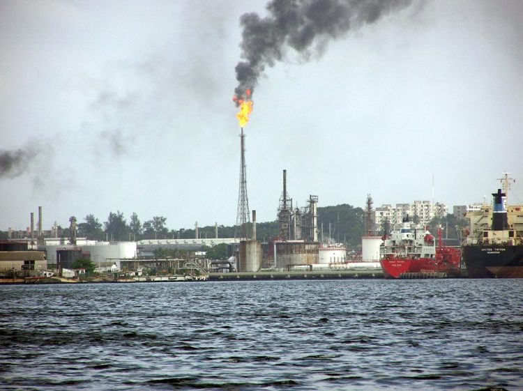 Refinería Ñico Lopez de La Habana. Foto: Mapio.net.