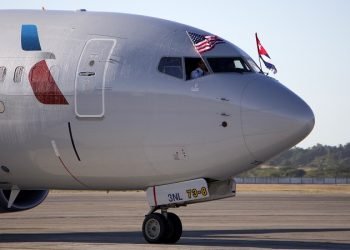 En noviembre de 2016 American Airlines inauguró su vuelo comercial regular en el Aeropuerto Internacional José Martí. Foto: EFE.