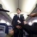 El primer ministro canadiense y líder del Partido Liberal, Justin Trudeau, hace declaraciones a reporteros que lo acompañaban a un acto de campaña cuando iban en un avión en Halifax, Nueva Escocia, el miércoles 18 de septiembre de 2019. Foto: Sean Kilpatrick/The Canadian Press vía AP.