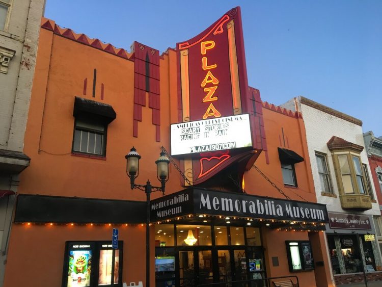 Plaza Cinema in Ottawa, Kansas. (Scott Zaremba via AP)