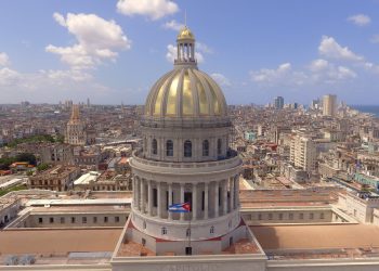 Imagen del Capitolio de La Habana tomada desde el aire por un drone. Foto: Naturaleza Secreta de Cuba / Facebook.