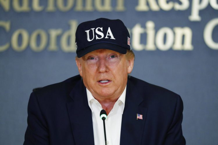 El presidente Donald Trump habla en la Agencia Federal para el Manejo de Emergencias, el domingo 1 de septiembre de 2019, en Washington. (AP Foto/Jacquelyn Martin)