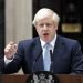 El primer ministro británico, Boris Johnson, habla con los medios delante de su residencia oficial en Londres, el lunes 2 de septiembre de 2019. (AP Foto/Matt Dunham)