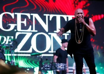 Alexander Delgado durante el concierto de Gente de Zona en el Malecón de La Habana, el sábado 7 de septiembre de 2019. Foto: Ernesto Mastrascusa / EFE.