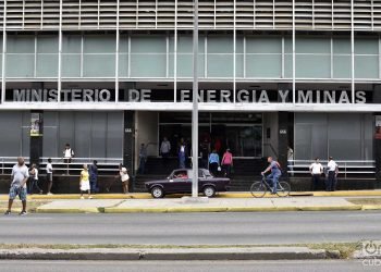 Sede del Ministerio de Energía y Minas de Cuba, en La Habana. Foto: Otmaro Rodríguez.