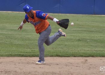 Los Gallos espirituanos se sostienen en los puestos de avanzada y apuntan por segundo año consecutivo a la ronda élite del béisbol cubano. Foto: Otmaro Rodríguez.