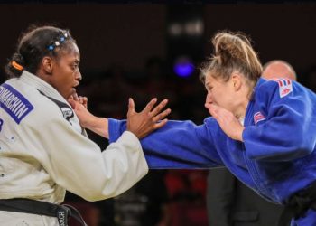 La cubana Kaliema Antomarchi (izq) combate frente a la británica Natelie Powell en la final del Gran Slam de Brasilia, el 8 de octubre de 2019. Foto: ijf.org