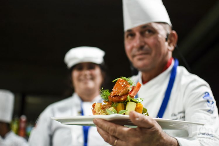 Chefs cubanos durante el VII Festival Internacional Culinario, celebrado en La Habana, del 14 al 18 de octubre de 2019. Foto: Otmaro Rodríguez.