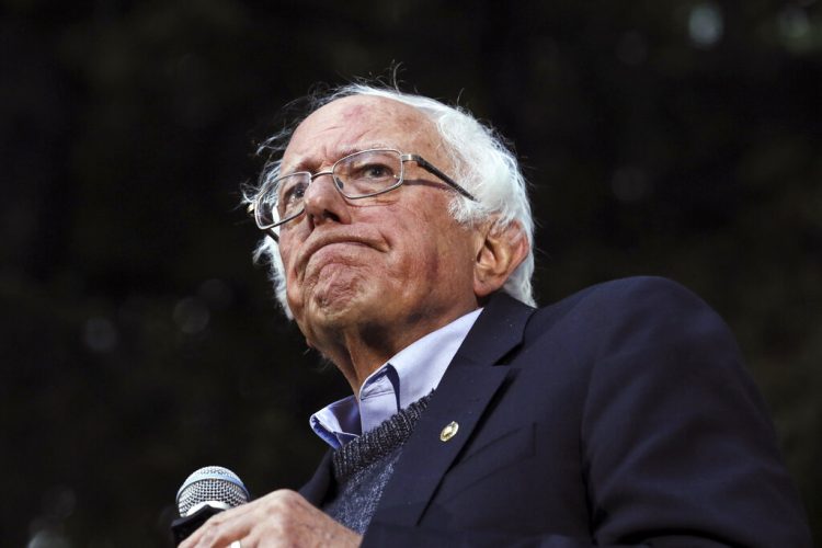 En esta foto del 29 de septiembre de 2019, el senador independiente y aspirante a la candidatura demócrata en 2020 Bernie Sanders habla en un acto de campaña en Hanover, Nuevo Hampshire. Foto: Cheryl Senter / AP / Archivo.