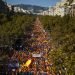 La protesta en Barcelona a favor de seguir siendo parte de España el 27 de octubre del 2019. Foto: Emilio Morenatti/AP.