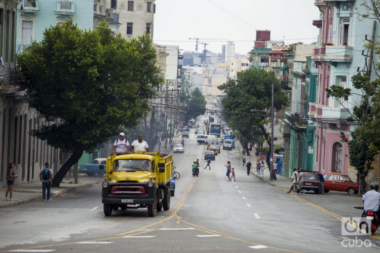 Calle San Lázaro, en La Habana. Foto: Otmaro Rodríguez.