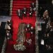 Familiares y personas cercanas hacen guardia junto al ataúd que contiene restos del intérprete mexicano José José durante un homenaje en el Palacio de Bellas Artes en Ciudad de México el miércoles 9 de octubre de 2019. Foto: Fernando Llano / AP.