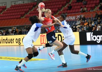 Noruega atacó con todo a Cuba en el inicio del Mundial de balonmano femenino en Japón. Foto: IHF.