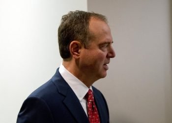 El presidente de la Comisión de Inteligencia de la Cámara de Representantes, el demócrata Adam Schiff, en la sede del Congreso en Washington el 5 de noviembre del 2019. Foto: Andrew Harnik / AP.