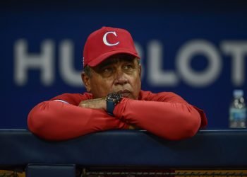 Con Miguel Borroto como manager, el equipo cubano tampoco pudo mostrar su mejor versión y quedó eliminado en la primera ronda del Premier 12. Foto: WBSC.