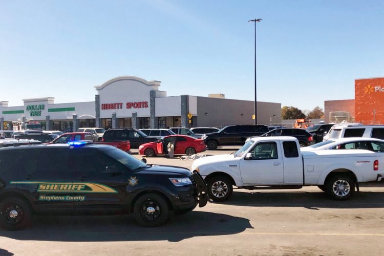 Foto de la tienda Walmart en Duncan, Oklahoma donde hubo un tiroteo el 25 de septiembre del 2019. Foto: Sean Murphy/AP