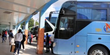 Ómnibus del transporte interprovincial en Cuba. Foto: periodico26.cu / Archivo.