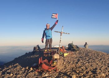 Yandy Núñez en la cima del Pico de Orizaba, la montaña más alta de México. Foto: Tomada de su perfil de Facebook.