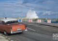 Fuertes marejadas en el malecón de La Habana, el martes 24 de diciembre de 2019. Foto: Otmaro Rodríguez.