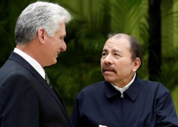 Imagen de archivo de los presidentes de Cuba, Miguel Díaz-Canel, y Nicaragua, Daniel Ortega, durante un encuentro en La Habana. Foto: EFE / Archivo.