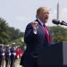 En esta fotografía de archivo del 25 de julio de 2019, el presidente Donald Trump pronuncia un discurso durante una ceremonia por la llegada del nuevo secretario de Defensa, Mark Esper, en el Pentágono. Foto: AP/Alex Brandon/Archivo