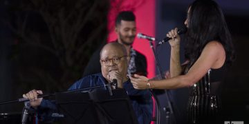 Pablo y Haydée Milanés durante el conciero de esta última en el Museo Nacional de Bellas Artes de La Habana, el 4 de diciembre de 2019. Foto: Enrique Smith.