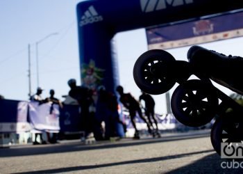 La primera edición de la Maratón de Patinaje de La Habana se celebró este sábado con más de 200 participantes. Foto: Otmaro Rodríguez