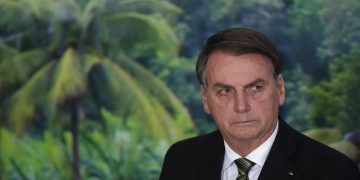 En esta imagen del 1 de octubre de 2019, el presidente de Brasil, Jair Bolsonaro, durante una ceremonia para presentar un programa agrícola en el palacio presidencial de Planalto, en Brasilia, Brasil. Foto: AP/Eraldo Peres/ Archivo