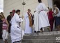 Cubanos demuestran su devoción a Santa Bárbara en La Habana, en su día, el 4 de diciembre de 2019. Foto: Otmaro Rodríguez.