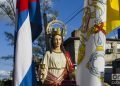 Cubanos demuestran su devoción a Santa Bárbara en La Habana, en su día, el 4 de diciembre de 2019. Foto: Otmaro Rodríguez.