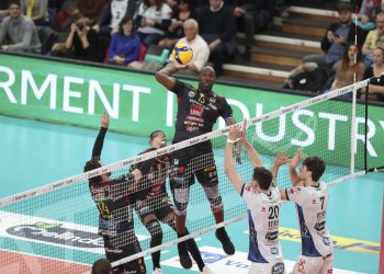 El voleibolista cubano Robertlandy Simón en una acción de juego con su club Lube Civitanova, de Italia. Foto: Lega Pallavolo / Archivo.