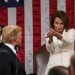 El presidente Donald Trump vuelve la vista hacia la presidenta de la Cámara de Representantes, Nancy Pelosi, mientras pronuncia su discurso sobre el Estado de la Unión en el Capitolio, en Washington, en esta fotografía de archivo del 5 de febrero de 2019. El vicepresidente Mike Pence observa. (Doug Mills/The New York Times vía AP, Pool)